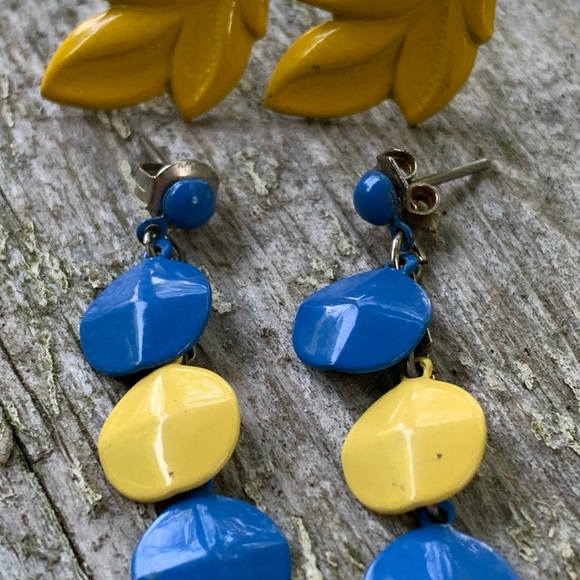 Vintage Metal and Enamel Painted Earrings Blue and Yellow - Picture 2 of 5